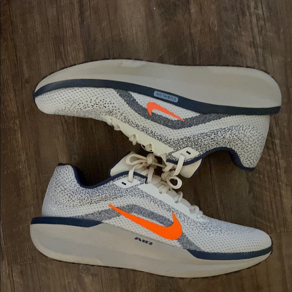 Nike Winflo 11 White and Orange Athletic Sneakers